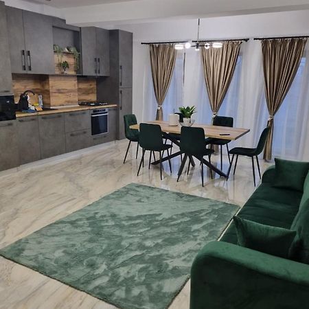 Apartament Mihai Cassas Residence Крайова Екстериор снимка