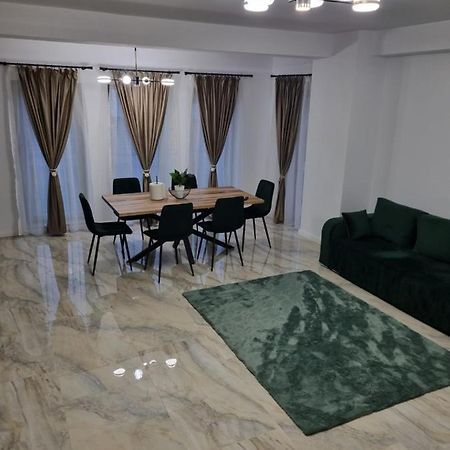 Apartament Mihai Cassas Residence Крайова Екстериор снимка