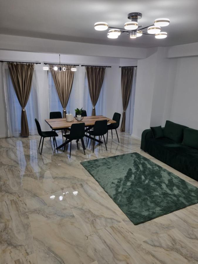 Apartament Mihai Cassas Residence Крайова Екстериор снимка